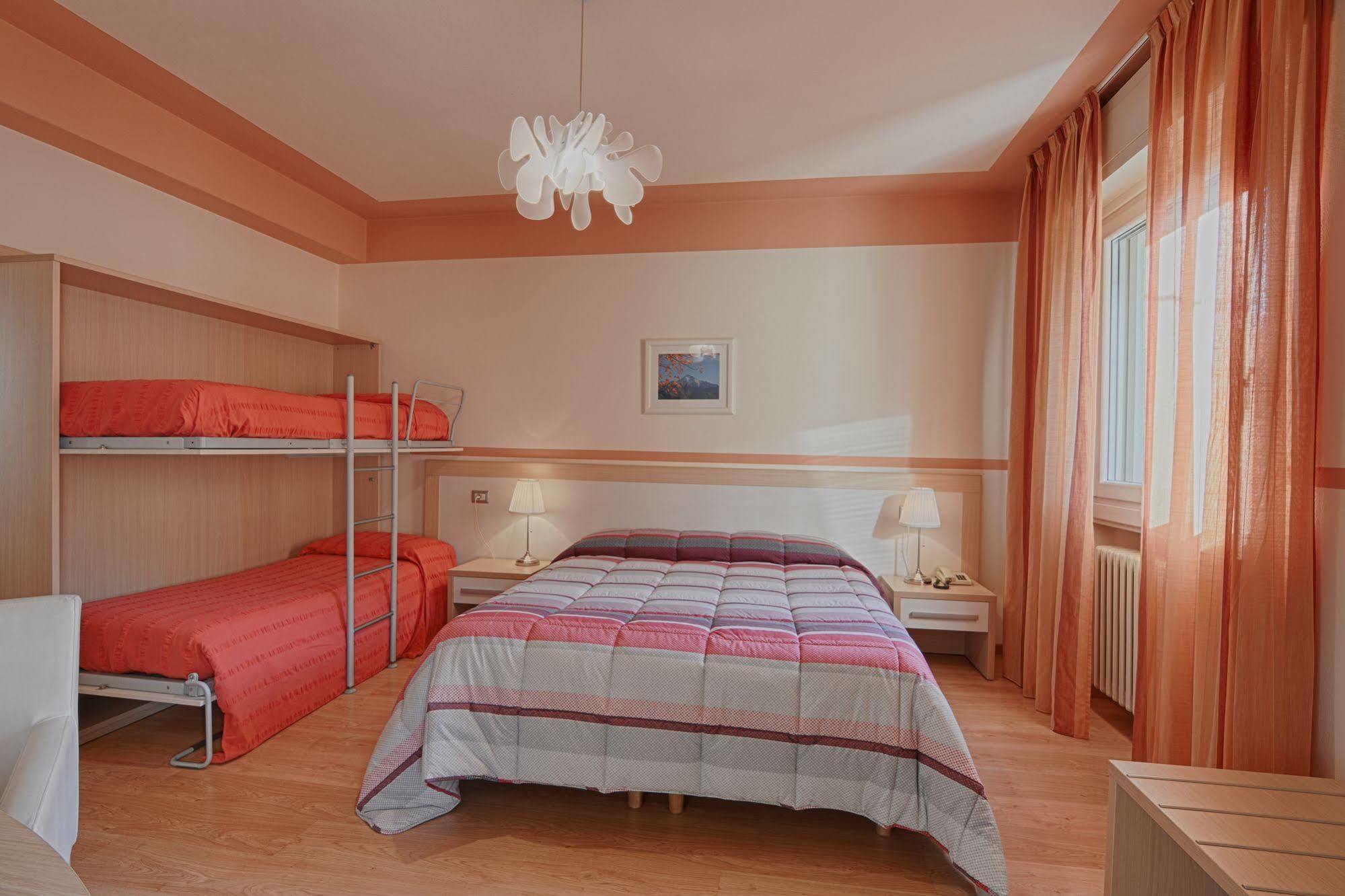 Hotel Europa - ソーリコ エクステリア 写真