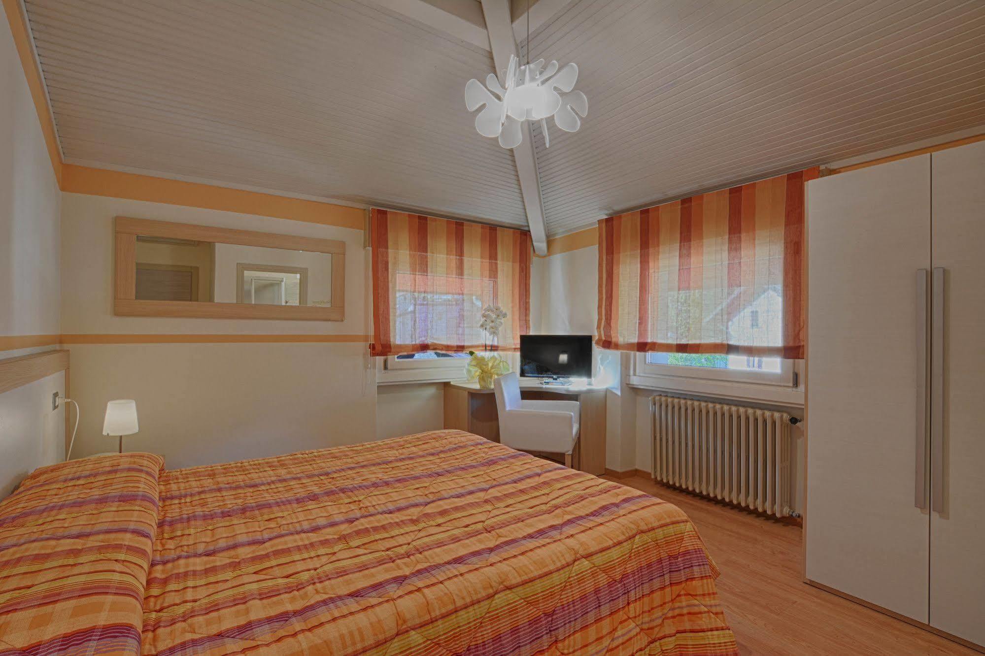 Hotel Europa - ソーリコ エクステリア 写真