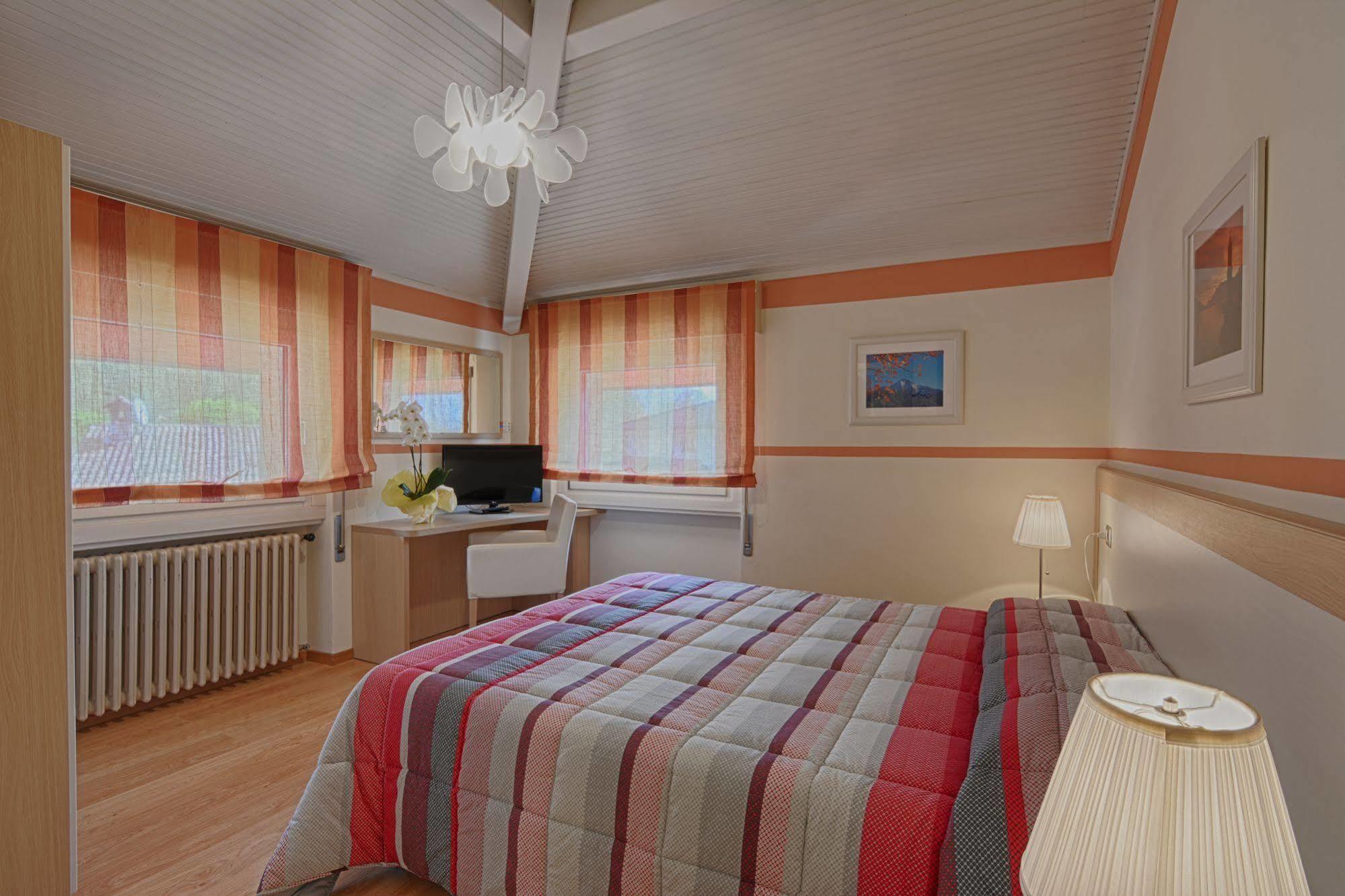 Hotel Europa - ソーリコ エクステリア 写真